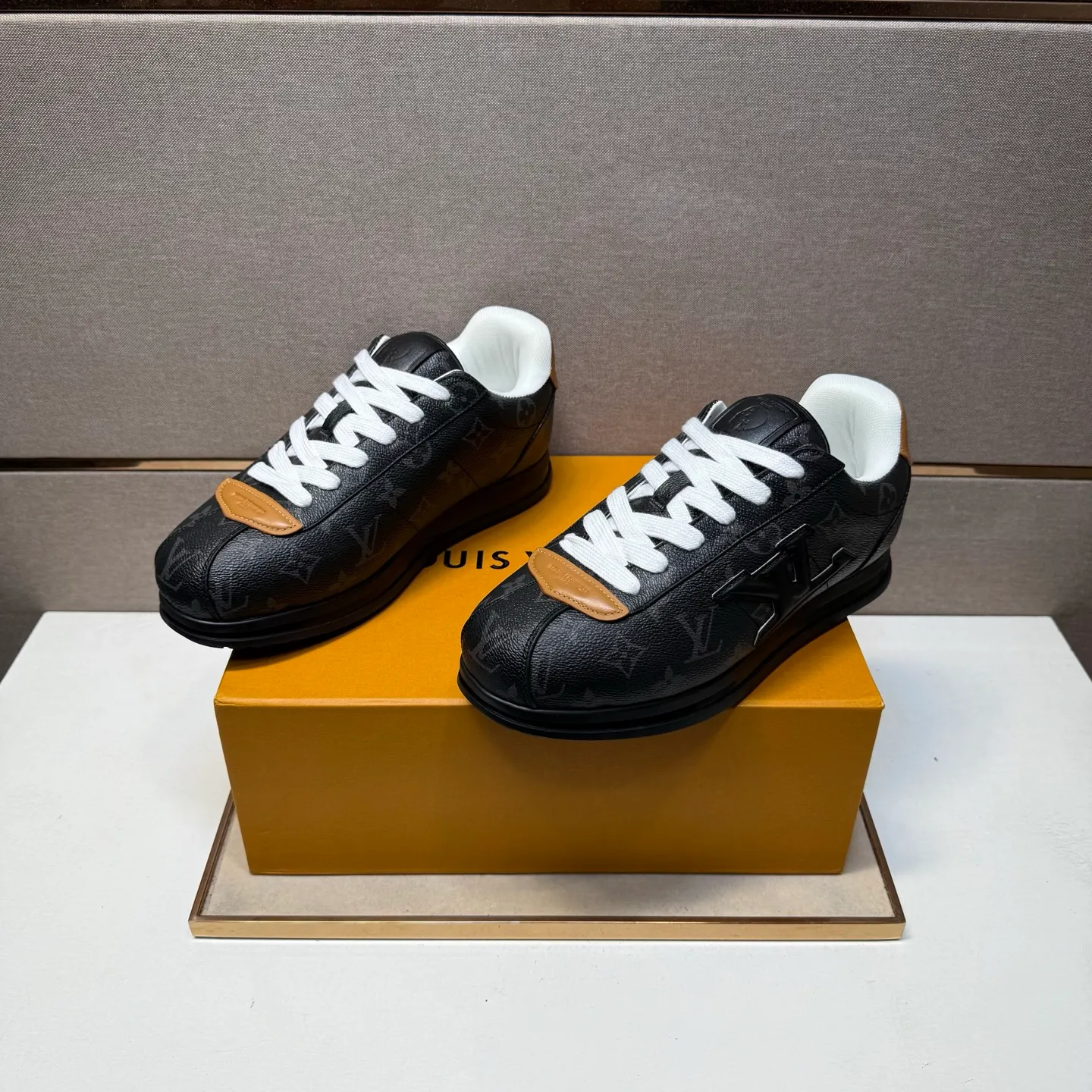 Men's men's shoes 💰pp560 [LV～] Men's casual shoes 2025z cabinet sales simultaneously 🔶Size: 38-44 #️⃣ 🔷2 colors🔜The upper is made of multi-material splicing➕Mesh lining, comfortable and breathable, sole: original comfortable and wear-resistant outsole, ⚠️real thing📱photographed🎬real thing is better📢📢📢